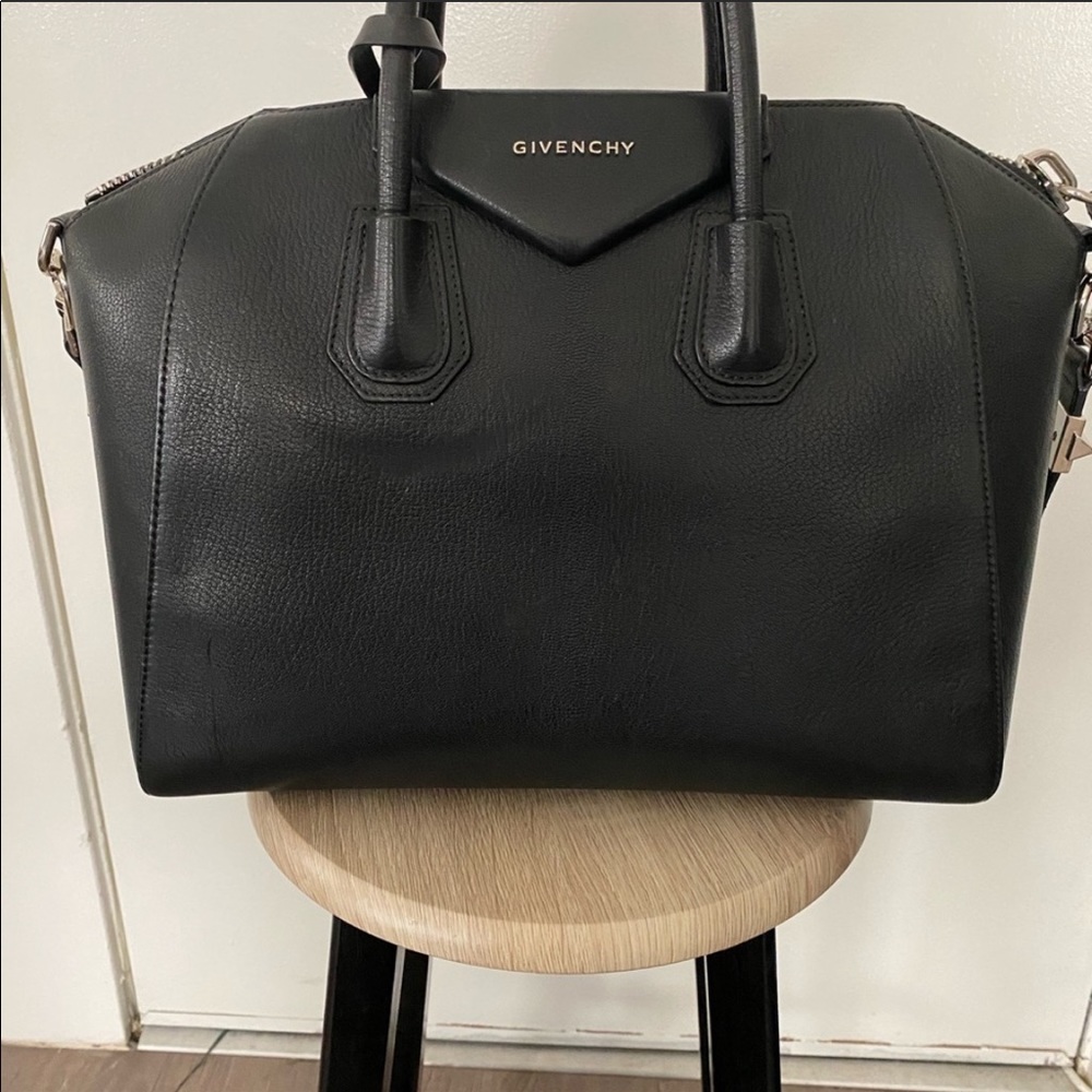 Givenchy medium Antigona